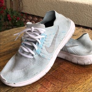 Nike RN flyknit tennis shoes. Only $25